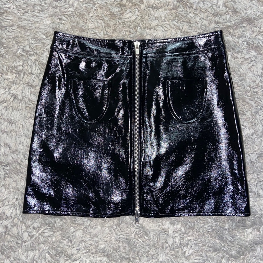Patten Leather Zipper Skirt with Pocket!